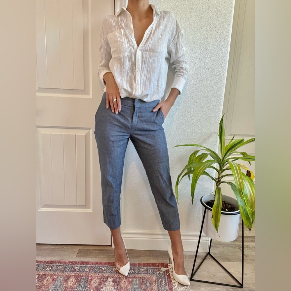 EXPRESS - Cropped Editor Business Casual Pants in a blue/gray